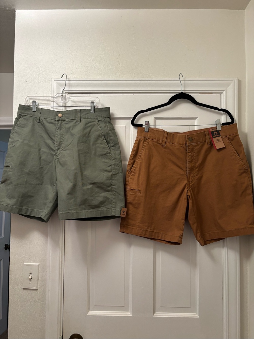 Men's Casual Relaxed Fit Cargo Shorts
Olive or Choc. Brown
Size 34 Inseam 6”